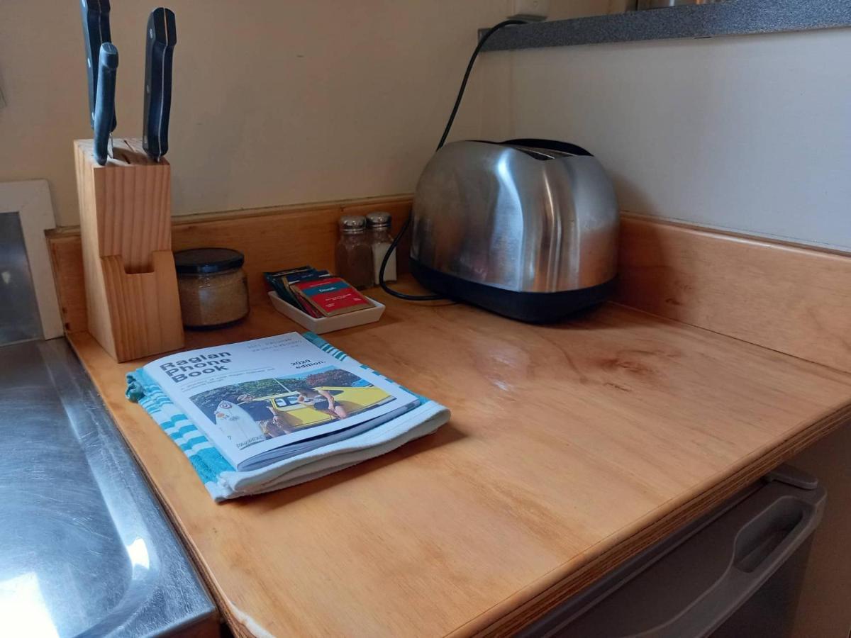 Raglan West Accommodation Units Eksteriør bilde