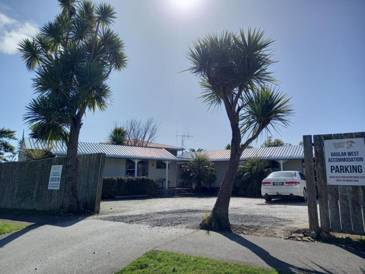 Raglan West Accommodation Units Eksteriør bilde